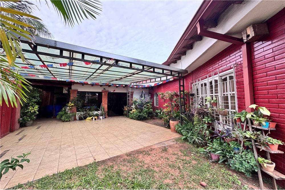 Casa a ref. En amplio terreno. Esquina. Ycua sati, foto 3