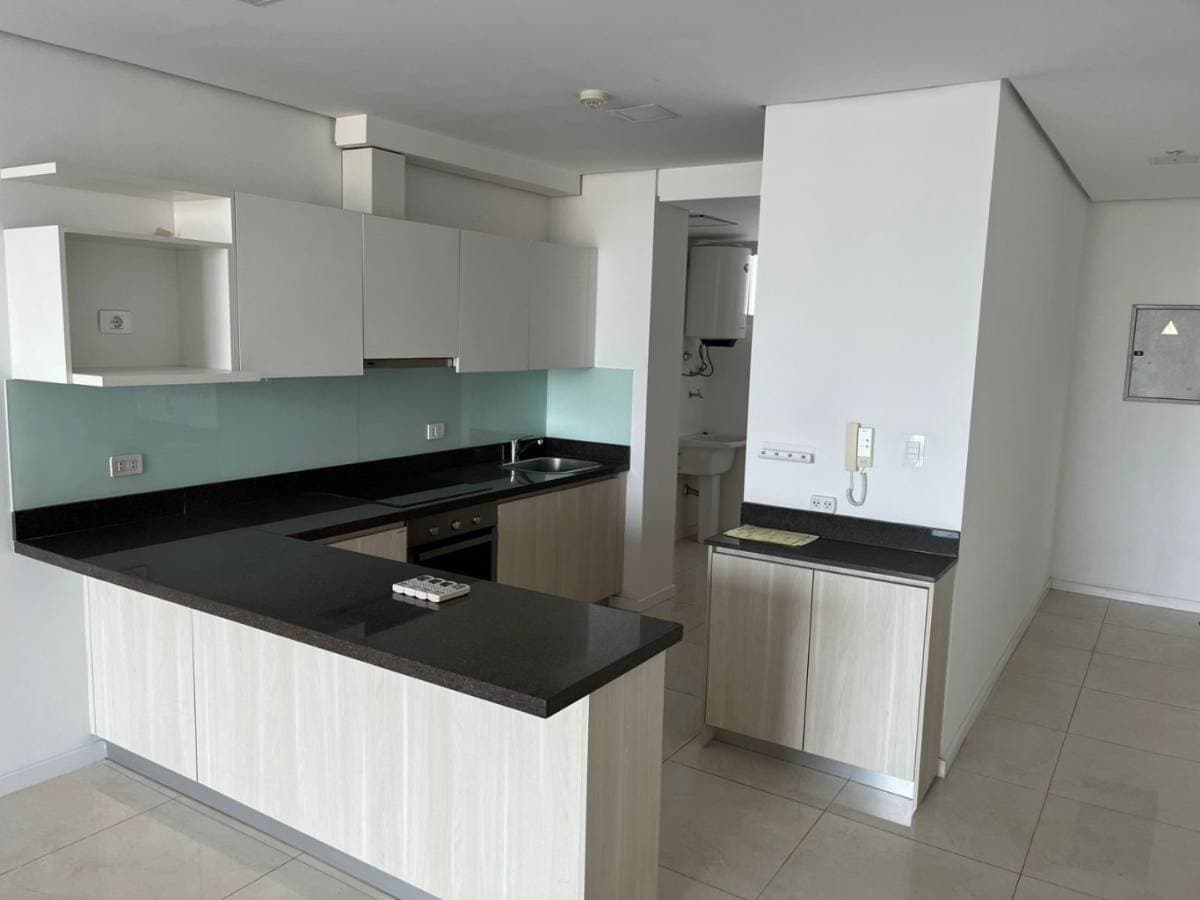 En venta dpto de 2 dorm en altamira Ycuá Satí con renta activa, foto 2