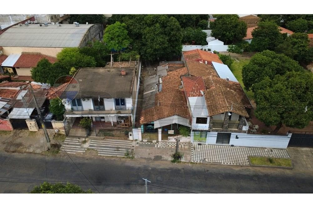 Casa a demoler en barrio bella vista