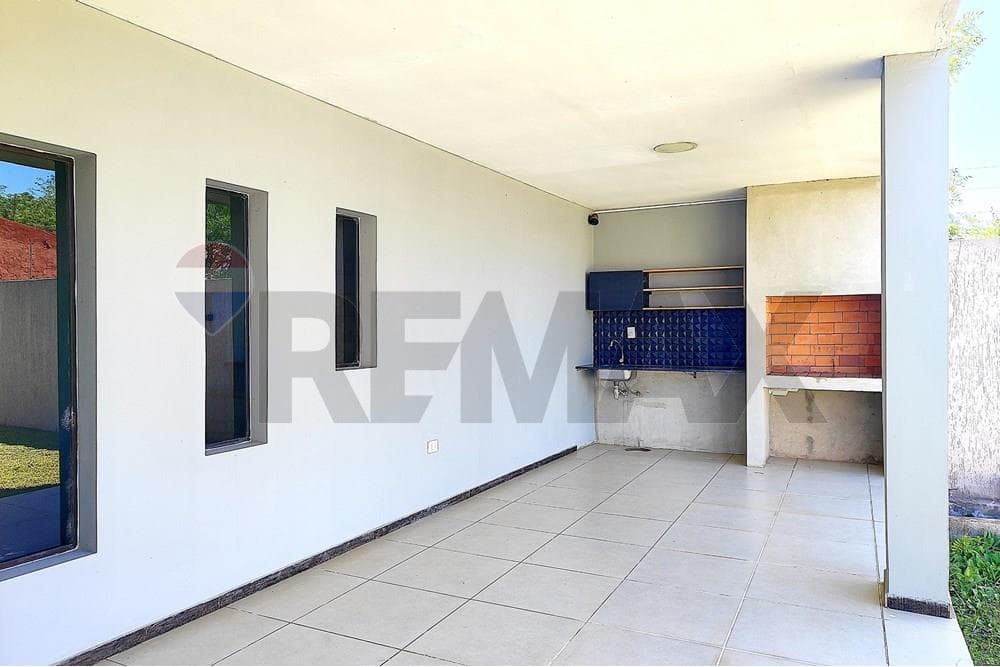 Casa a precio de duplex en Luque, foto 4