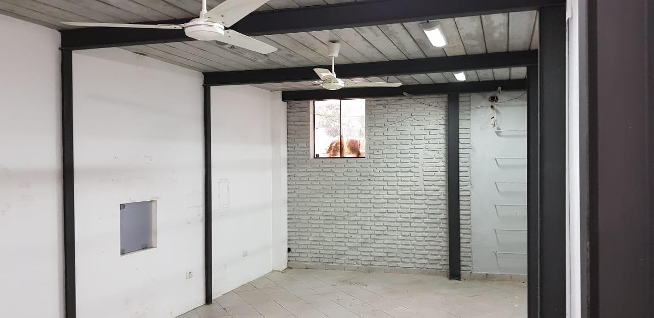 Galpon Deposito terreno Villamorra — foto 2