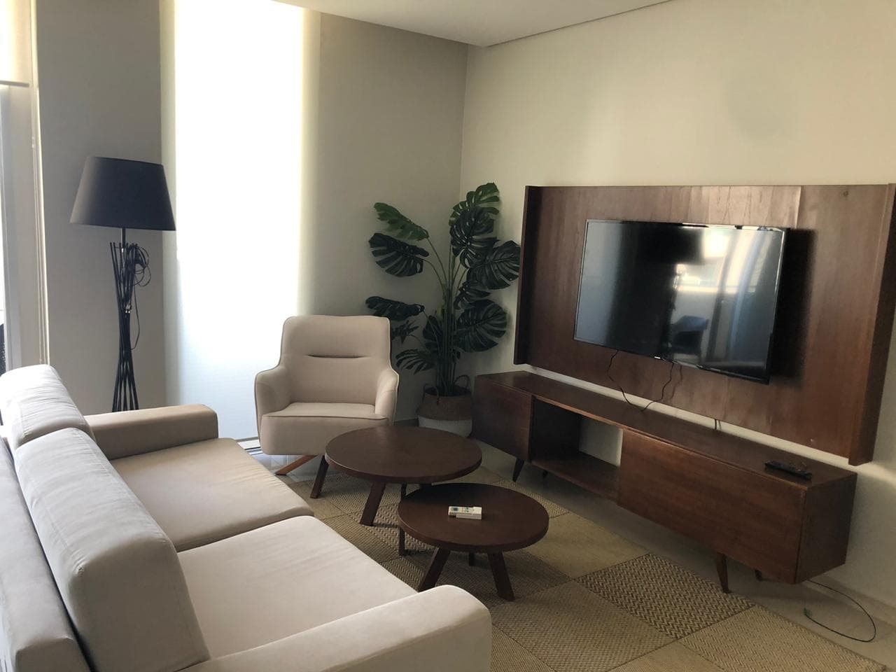 Alquiló dpto amoblado de 2 habitaciones moderno — foto 1