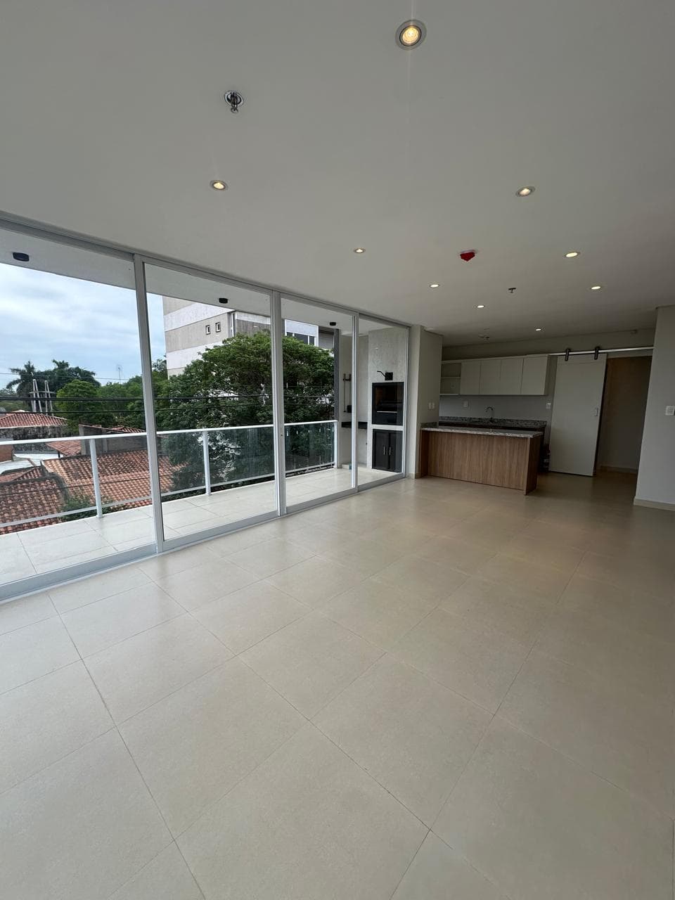 Oferto departamento de 2 dormitorios con 1 cochera Barrio Manora, foto 3