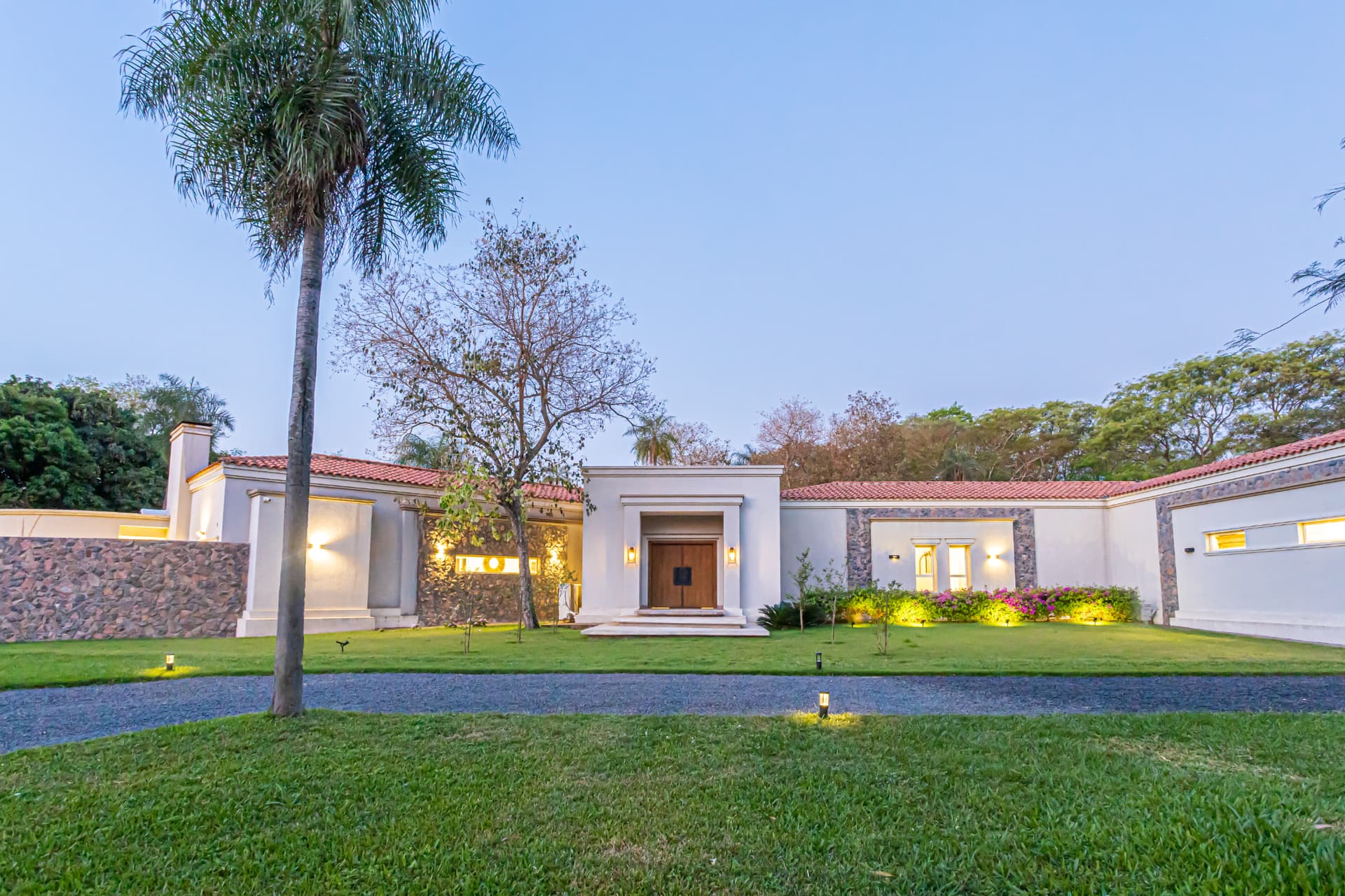 En venta lujosa y amplia residencia amoblada en la ciudad de San Bernardino, foto 1