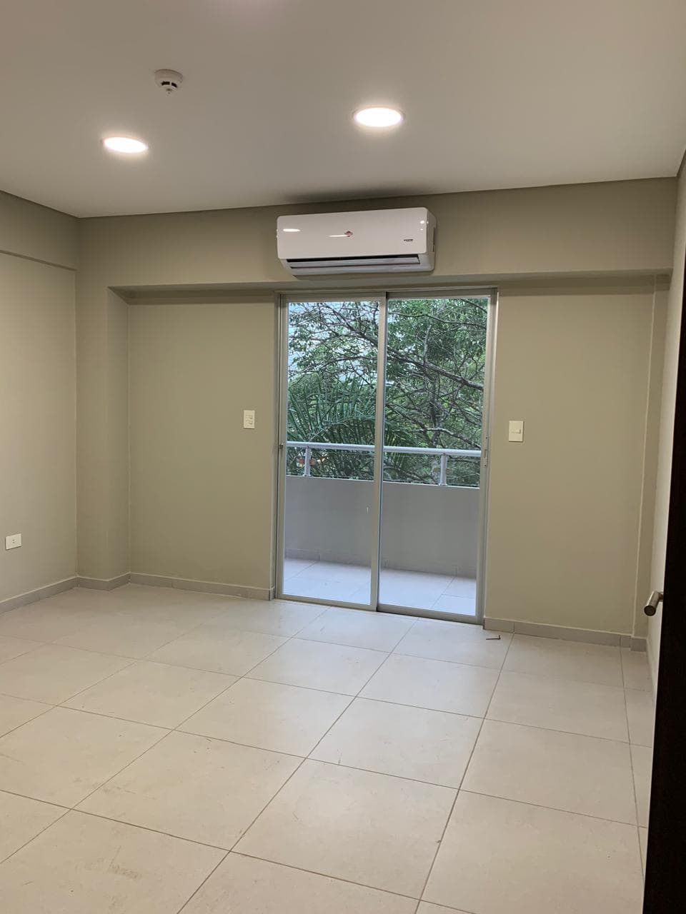 Hermoso y Moderno Triplex con Patio y Parrilla, foto 3