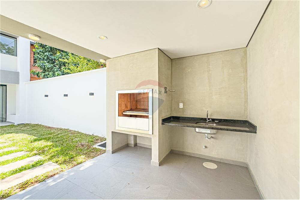 Duplex en venta 3 dormitorios zona Conmebol Luque, foto 5