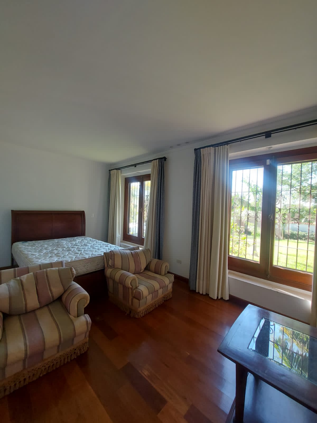 Hermosa Casa de 5 Suites y Casi una Hectárea en Surubi’i. COD A6, foto 5