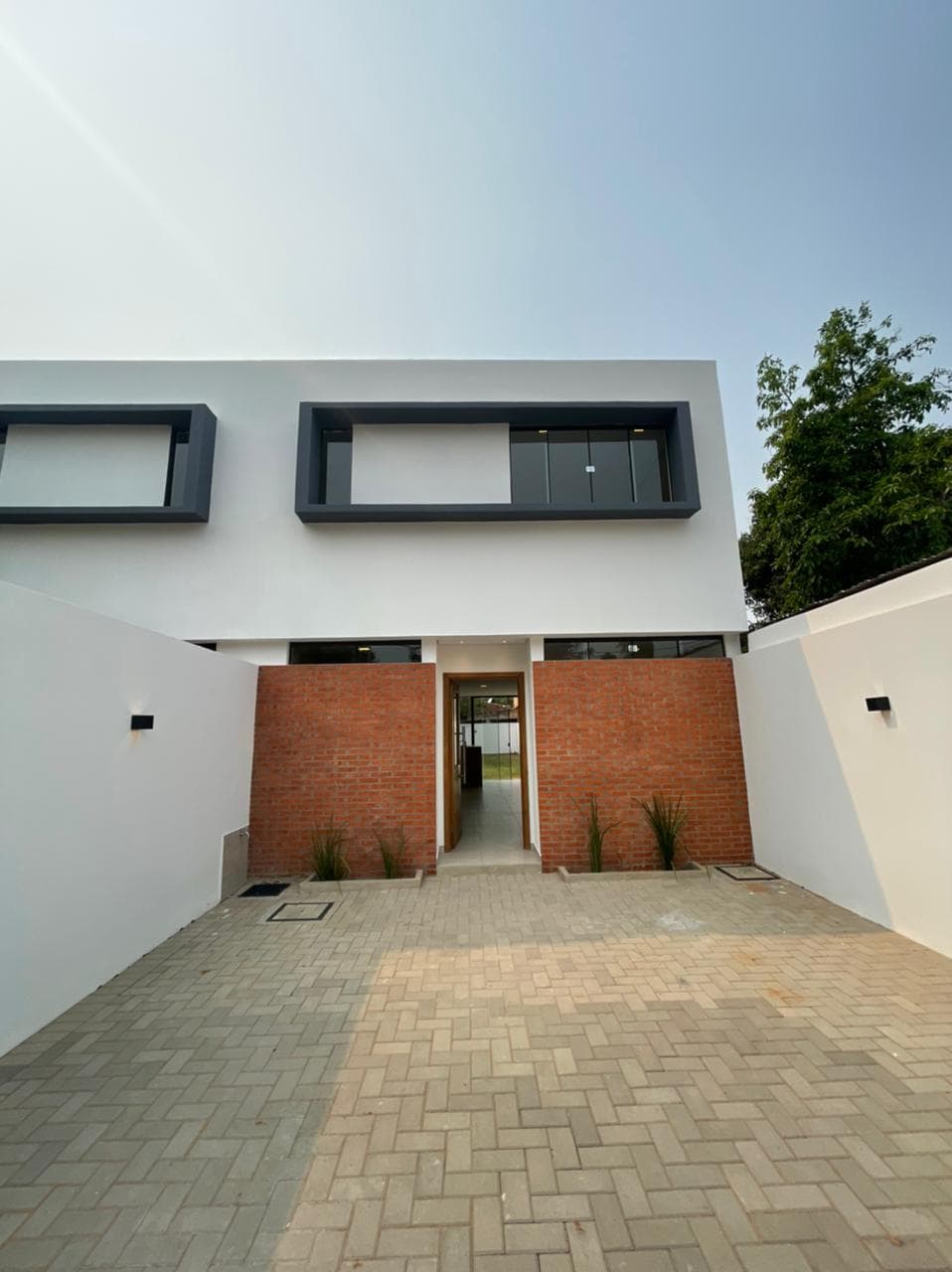 Vendo Duplex a Estrenar en Luque - Zona Los Jardínes