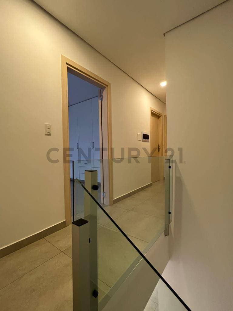 moderno Duplex en Luque detras de la Conmebol, foto 2