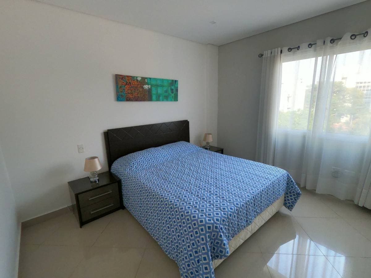 Se alquila amplio departamento amoblado barrio Villa Morra — foto 4