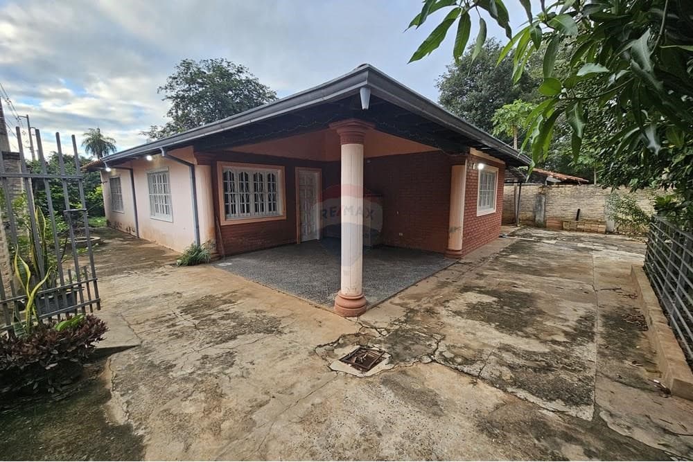 Casa - Alquiler - Paraguay Central Mariano Roque Alonso