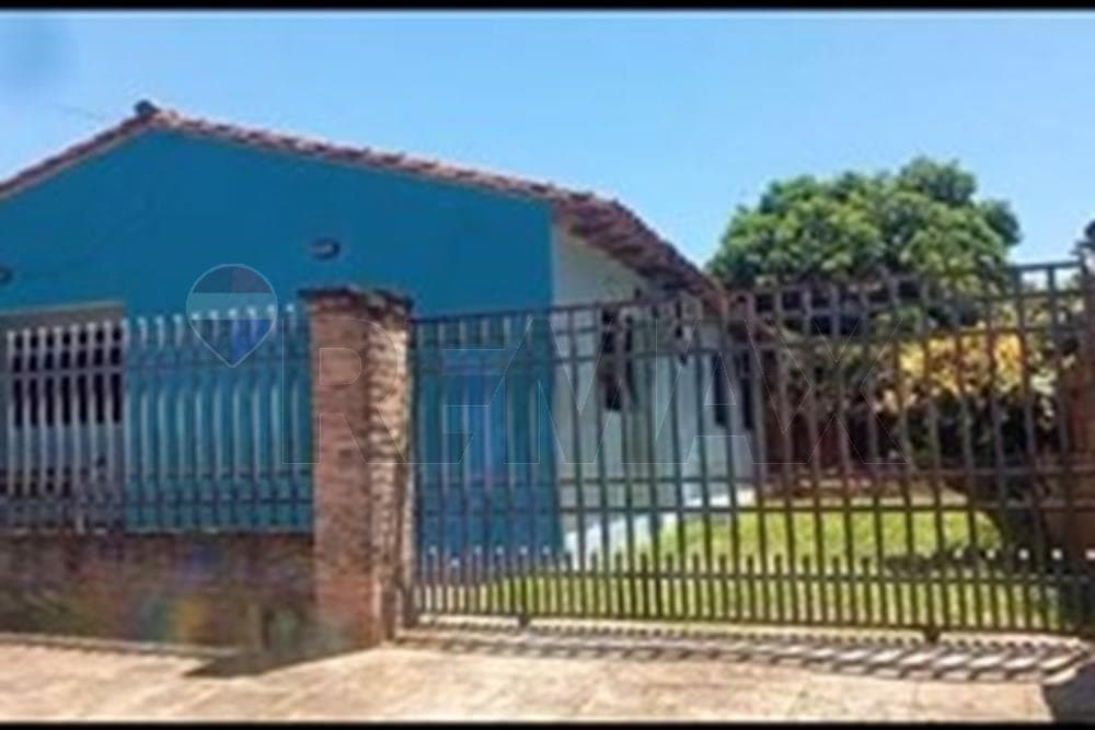 Venta casa en oferta Capiata Central