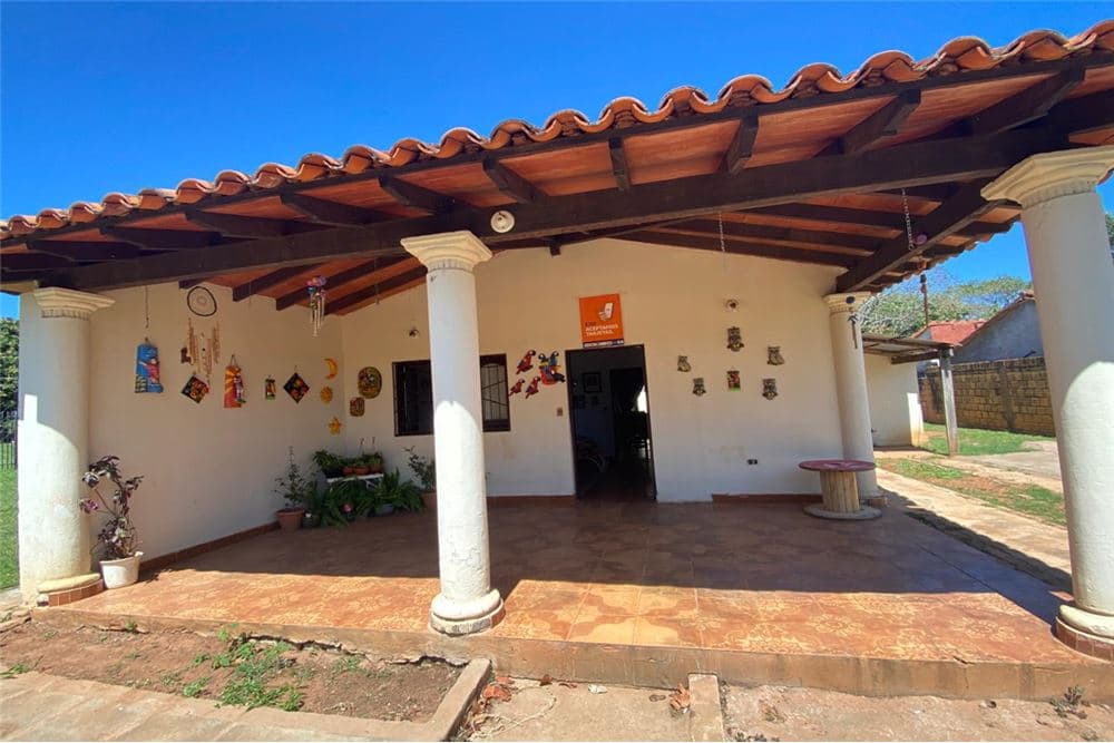 Coqueta casa en esquina en venta en limite capiata l.f