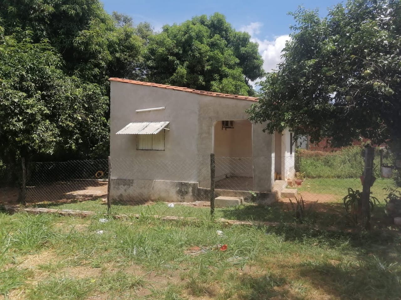 Amplio terreno con casa oferta en Luque, foto 2