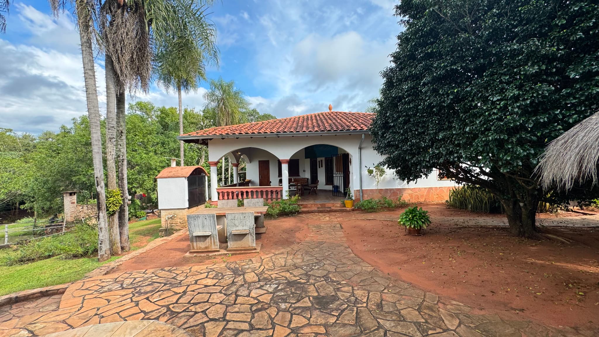 HERMOSA QUINTA EN VENTA - Casa Quinta Amoblada en Caacupé — foto 3