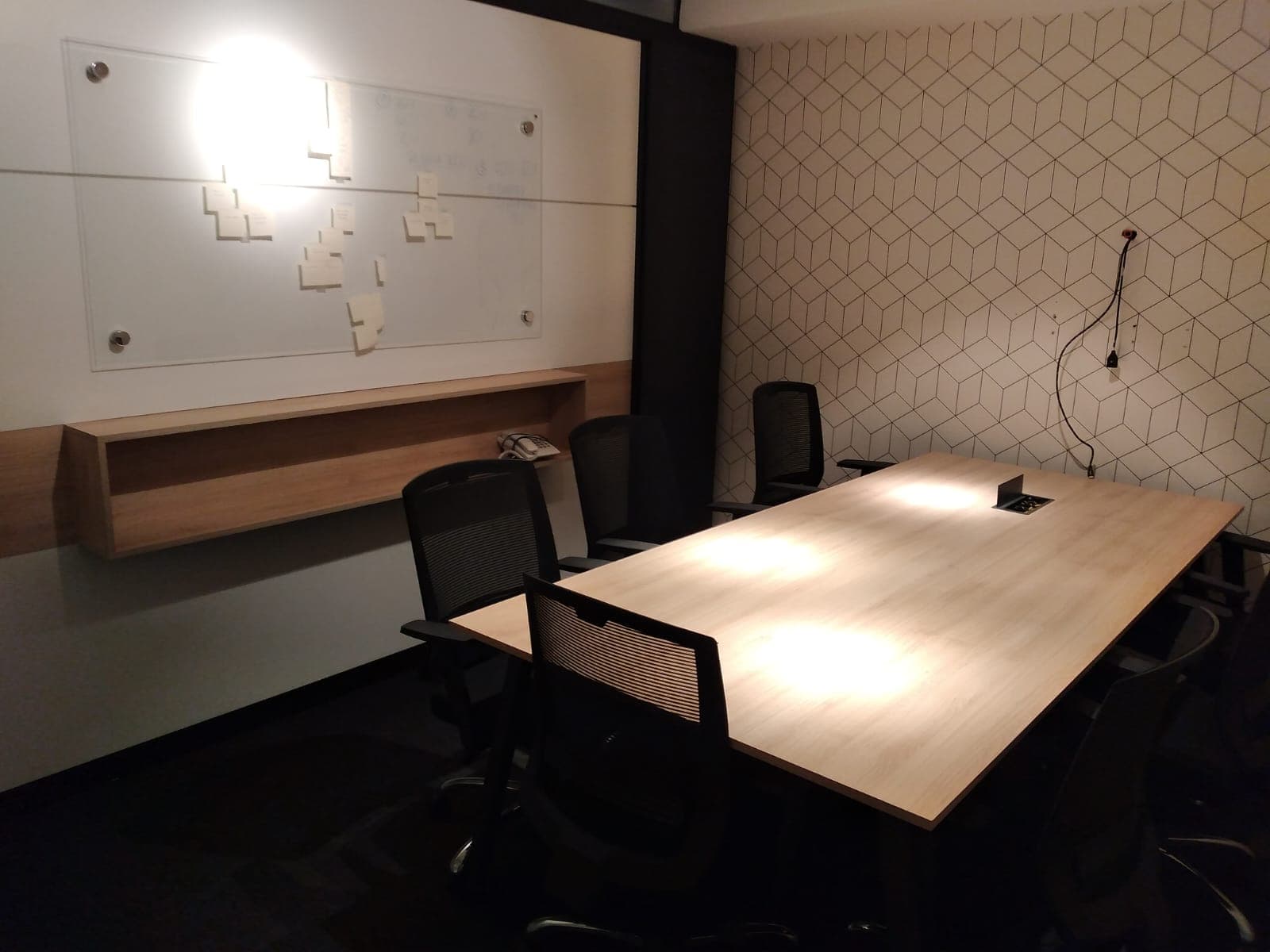 2.700 Usd - Alquilo Oficina Amoblada En Edificio Del Carmen - Avda. San Martin, foto 5