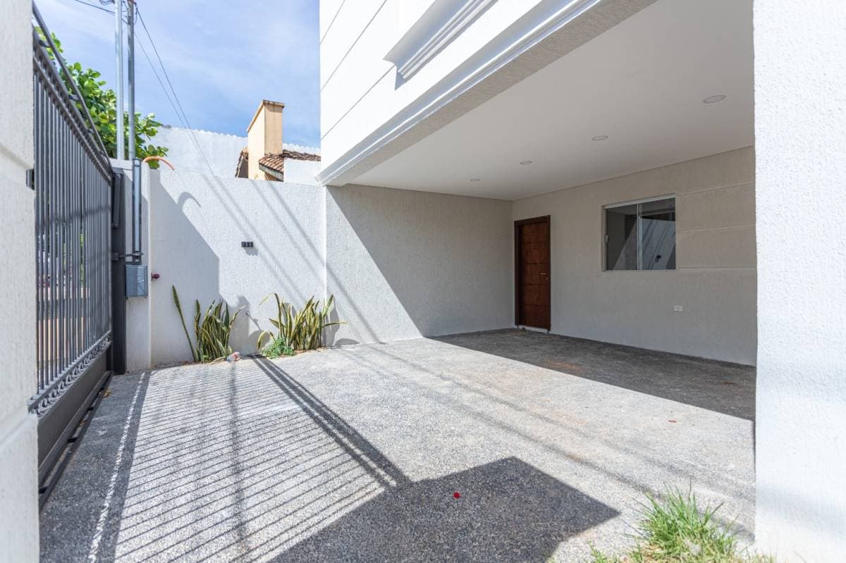 hermosa casa a estrenar Barrio Mburucuyá, foto 2