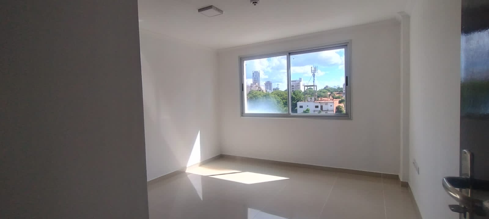En alquiler – amplio departamento 3 dormitorios - zona molas lopez, foto 4