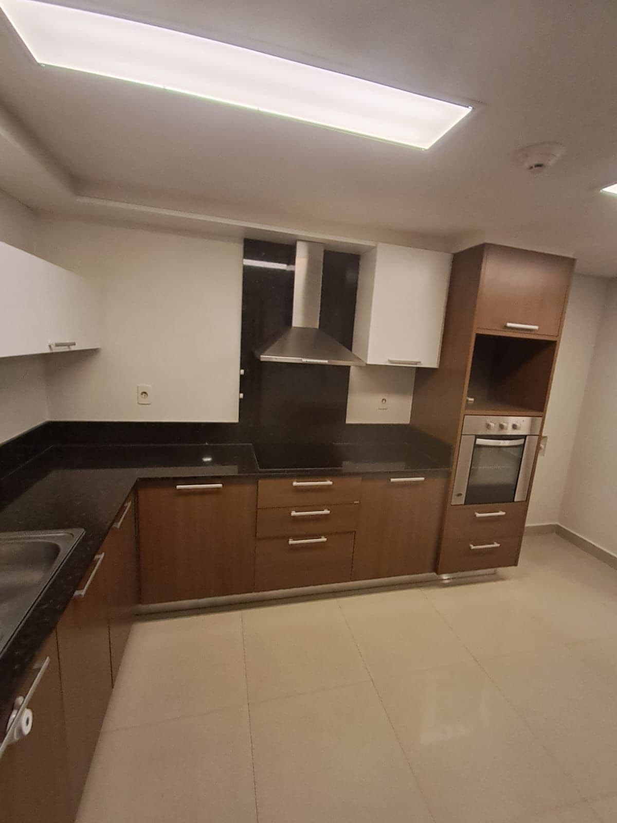 Alquilo amplio departamento de 3 dormitorios en suite B°Mariscal Estigarribia