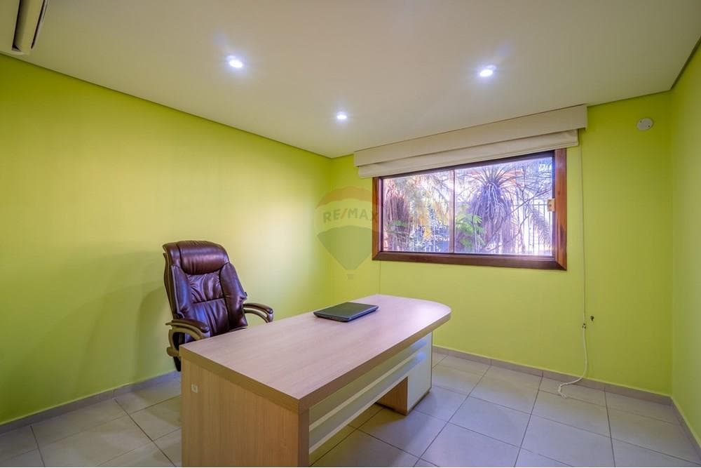 Residencia de 4 dormitorios en Las Lomas — foto 4