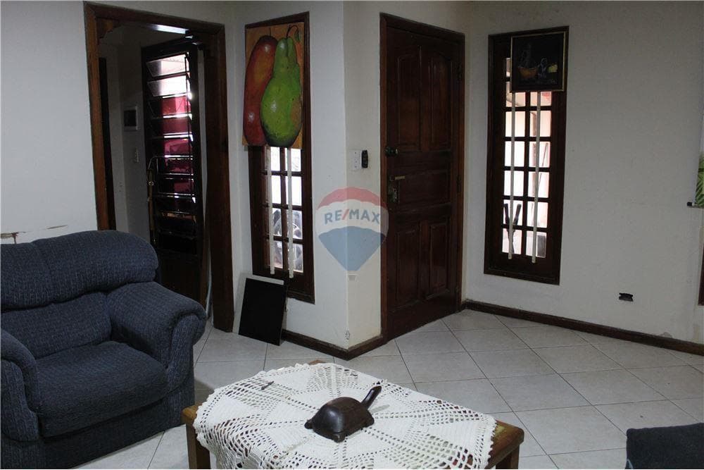 Amplia Casa de 450 m² con Piscina y Quincho en Fdo. de la Mora, Zona Sur, foto 3