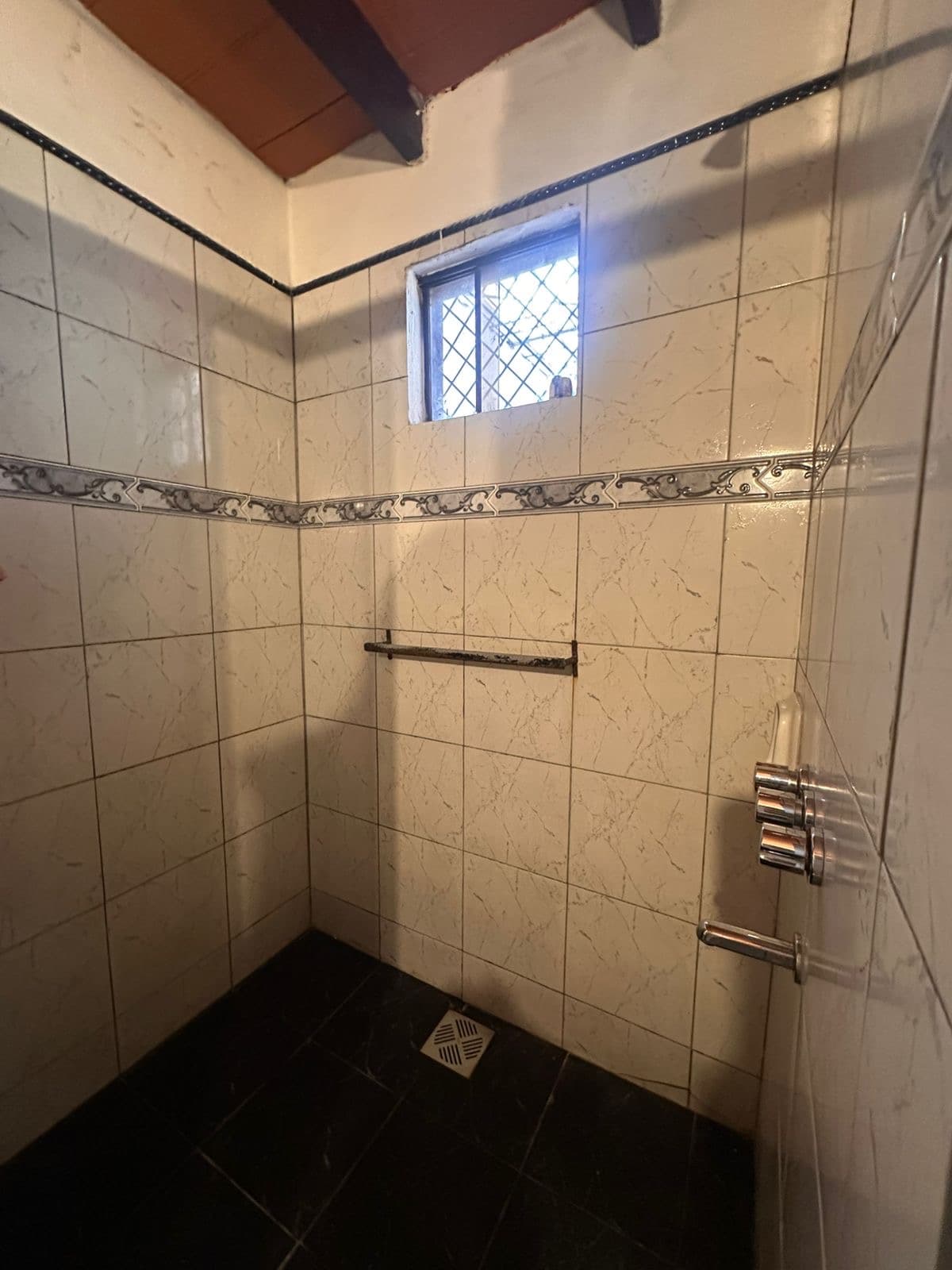 Casa en venta de dos dormitorios– Fernando de la Mora Zona Sur, foto 3