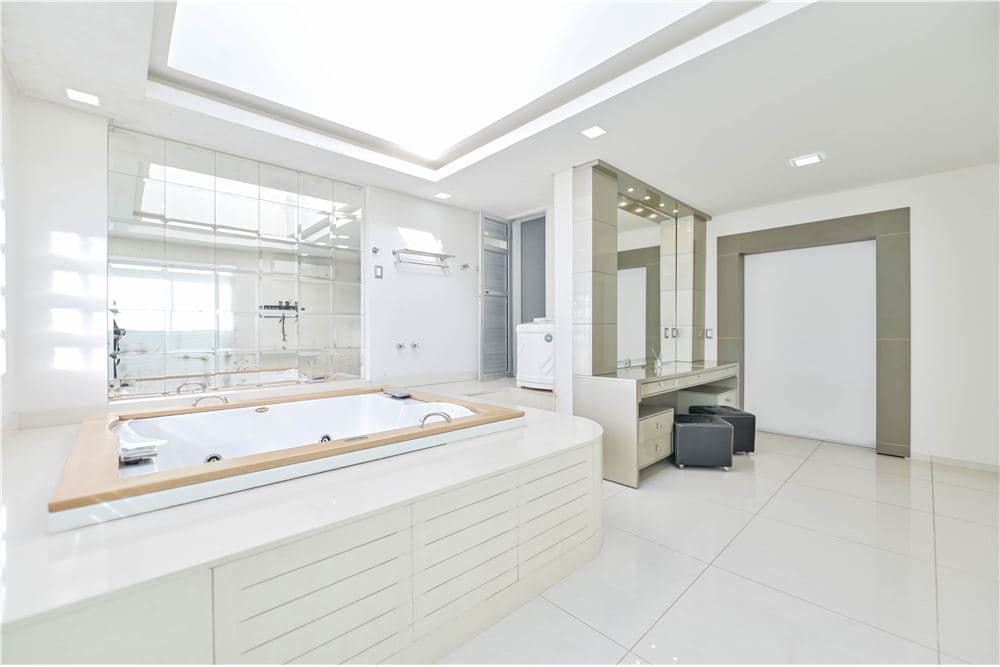 hermosa Residencia amoblada en Los Laureles — foto 4