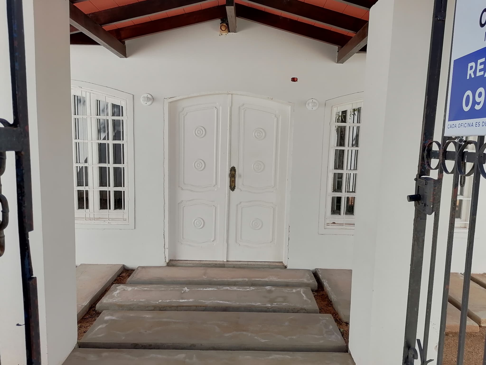 Casa en Esquina para Oficina.Las Lomas Carmelitas Zona BCP, foto 3