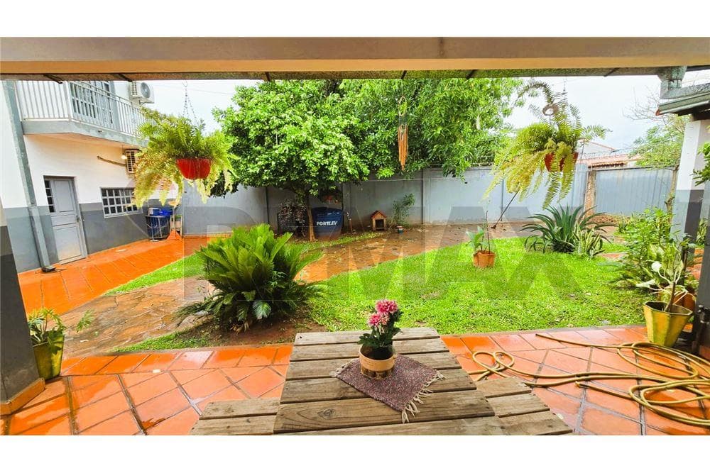 Amplia residencia familiar en excelente zona, foto 3