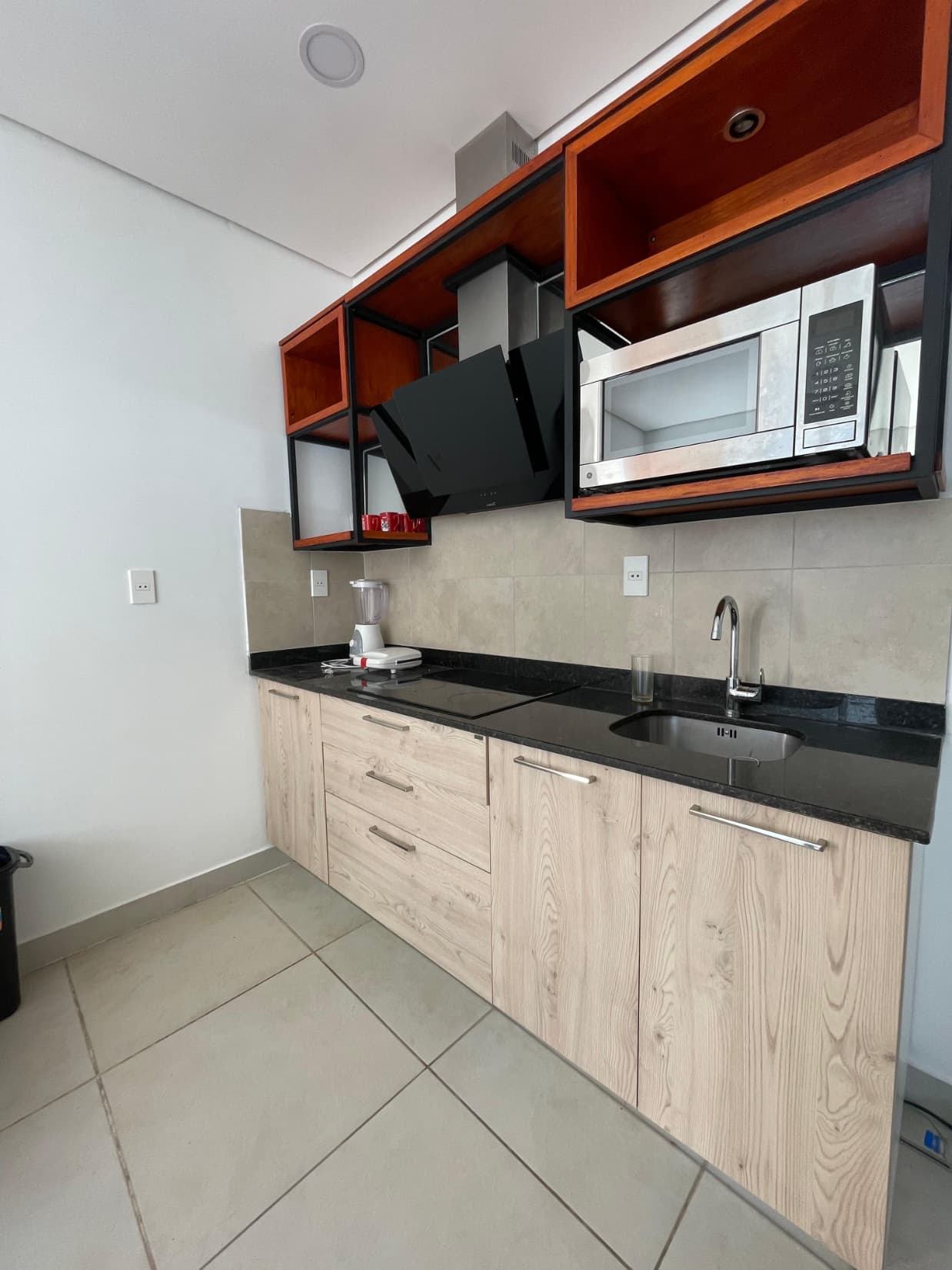 Villa Morra, en alquiler dpto amoblado de 1 dormitorio con cochera, foto 4