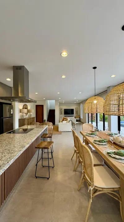 Residencia de 4 dormitorios full amoblada en venta en San Bernardino, foto 3