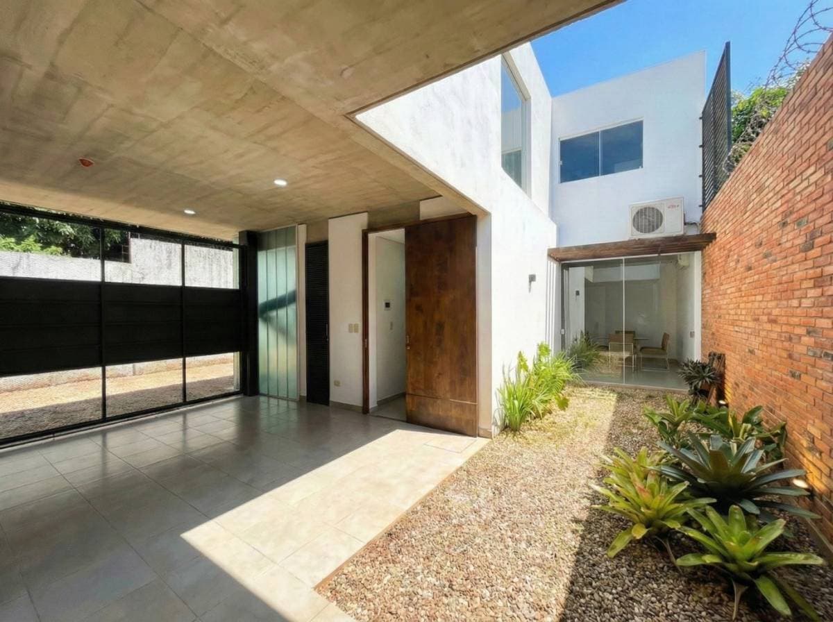Vendo duplex amoblado en condominio cerrado bo. Villa Aurelia Asunción
