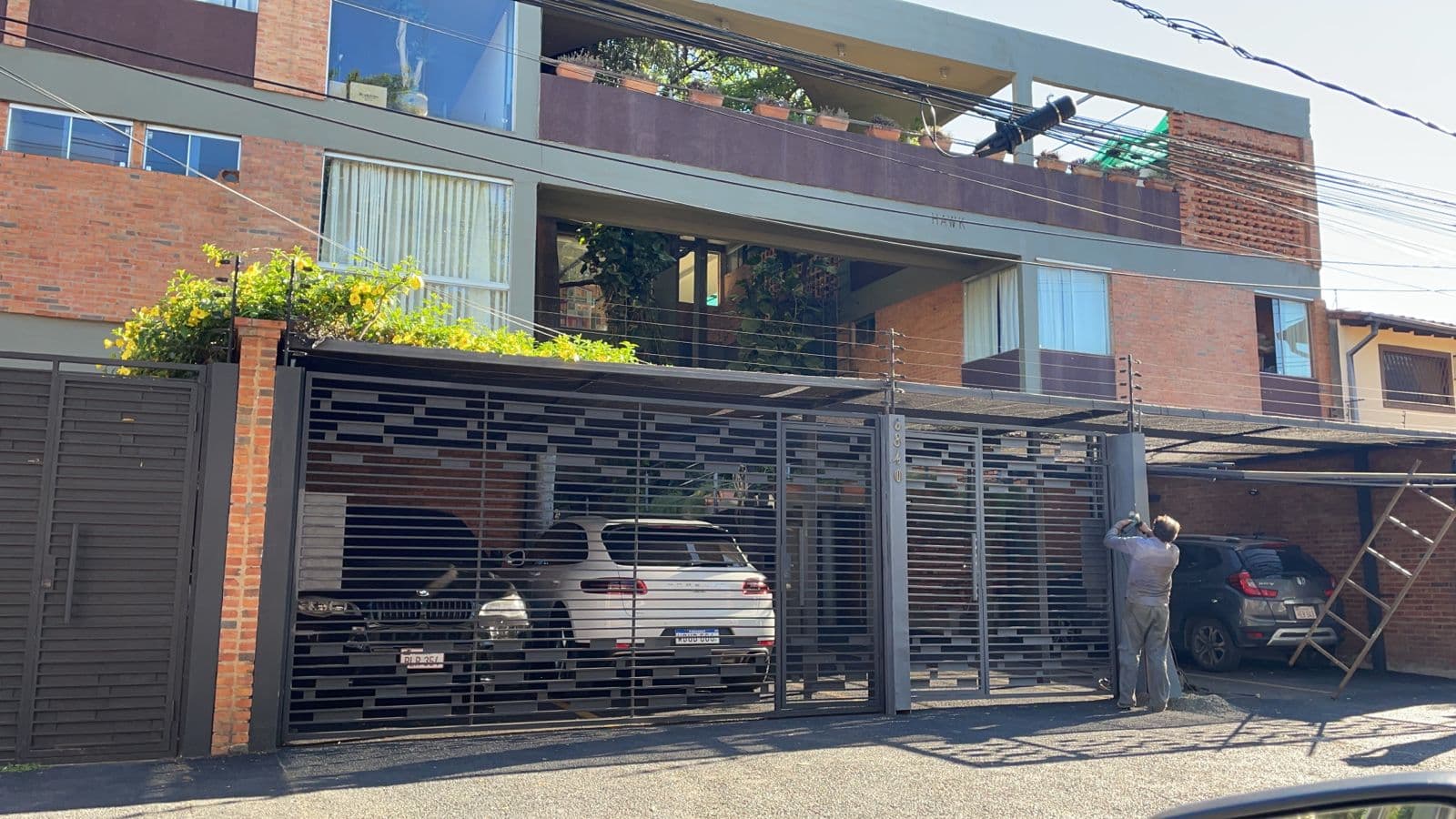 Alquilo Moderno Duplex en Condominio. Zona Colegio del Sol