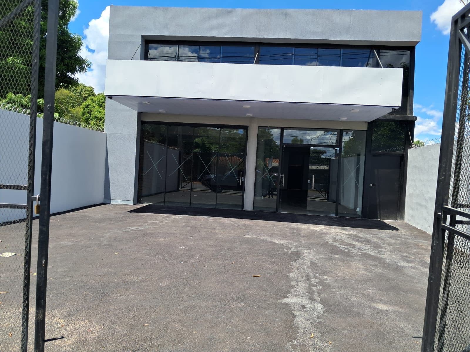 depósito con Showroom en San Lorenzo camino a Luque, foto 2