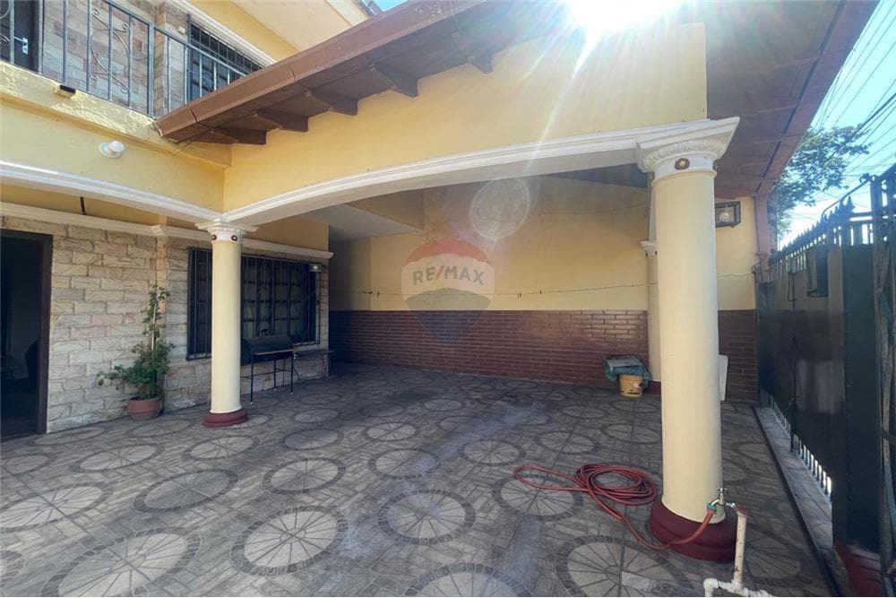 amplia casa con Déposito en San Lorenzo, foto 4