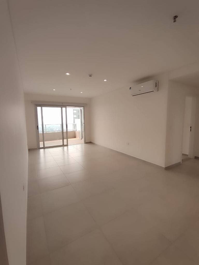 Alquilo hermoso departamento sobre Boggiani