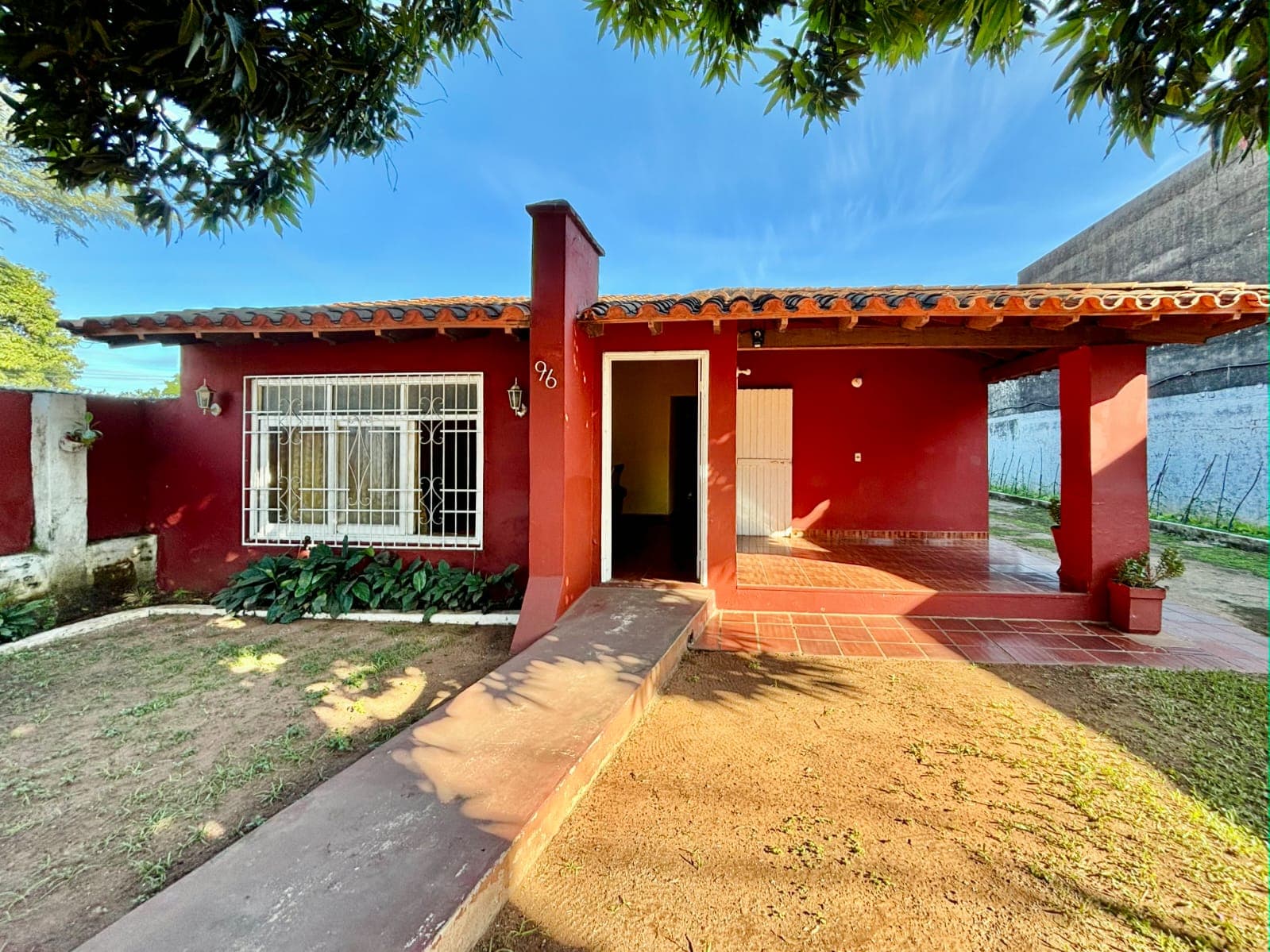 Casa en venta en Luque – Zona Curva Romero