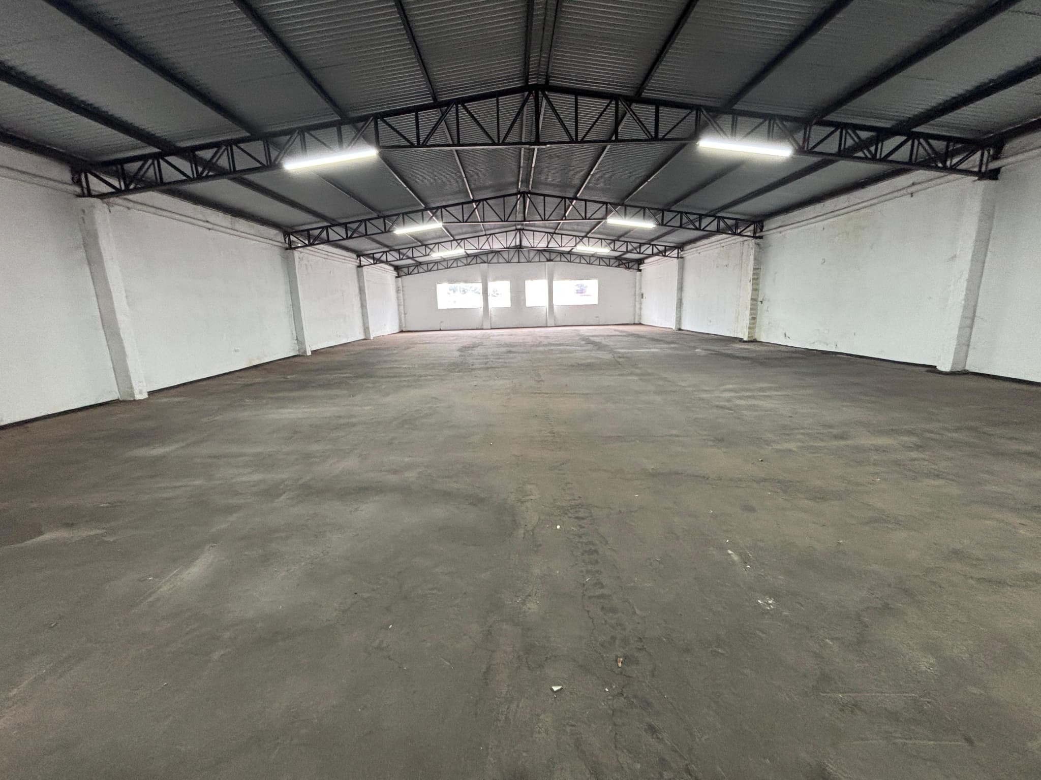 Salón comercial en fdo. De la mora — foto 2