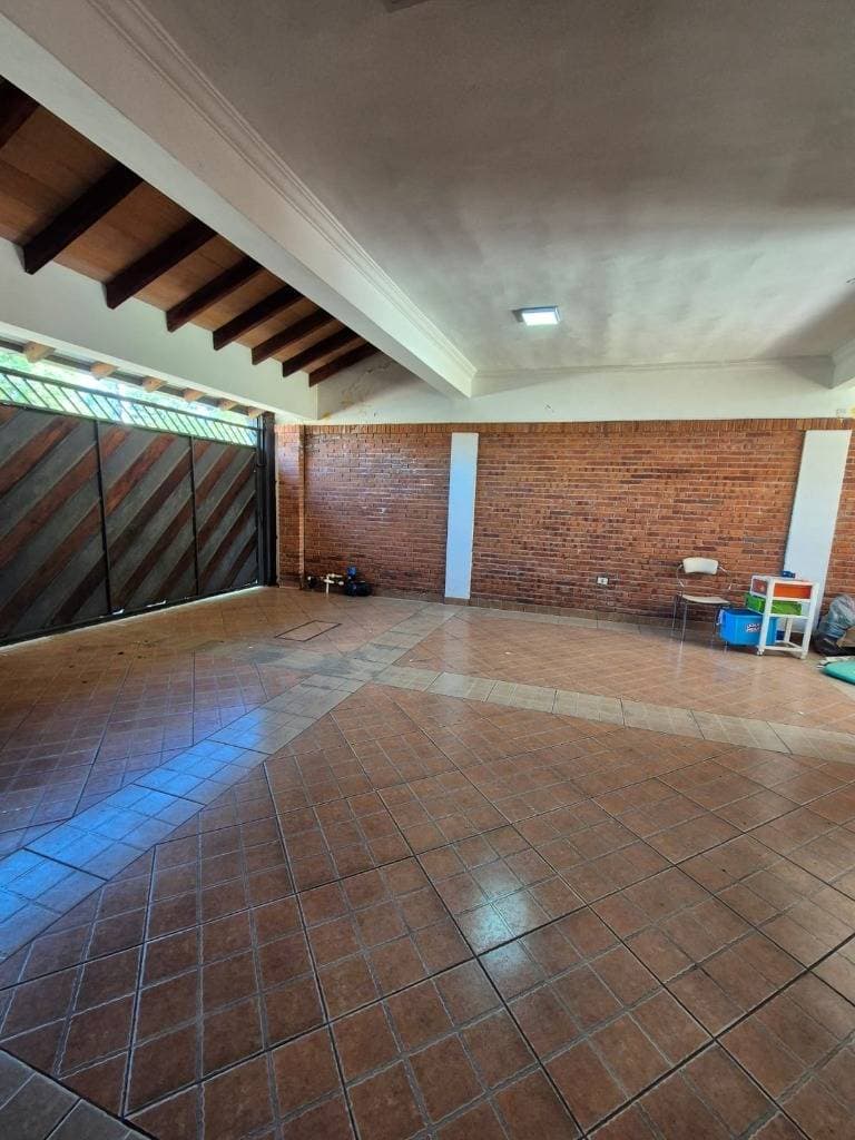 amplia Casa con Patio en San Lorenzo, foto 3
