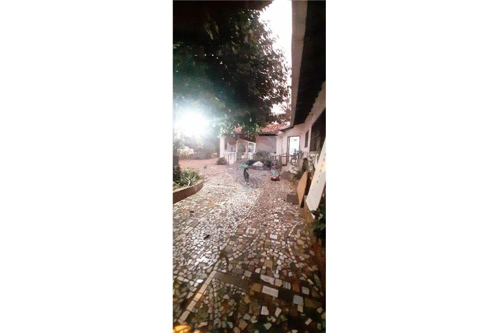 Casa a refaccionar en esquina barrio hipodromo, foto 4