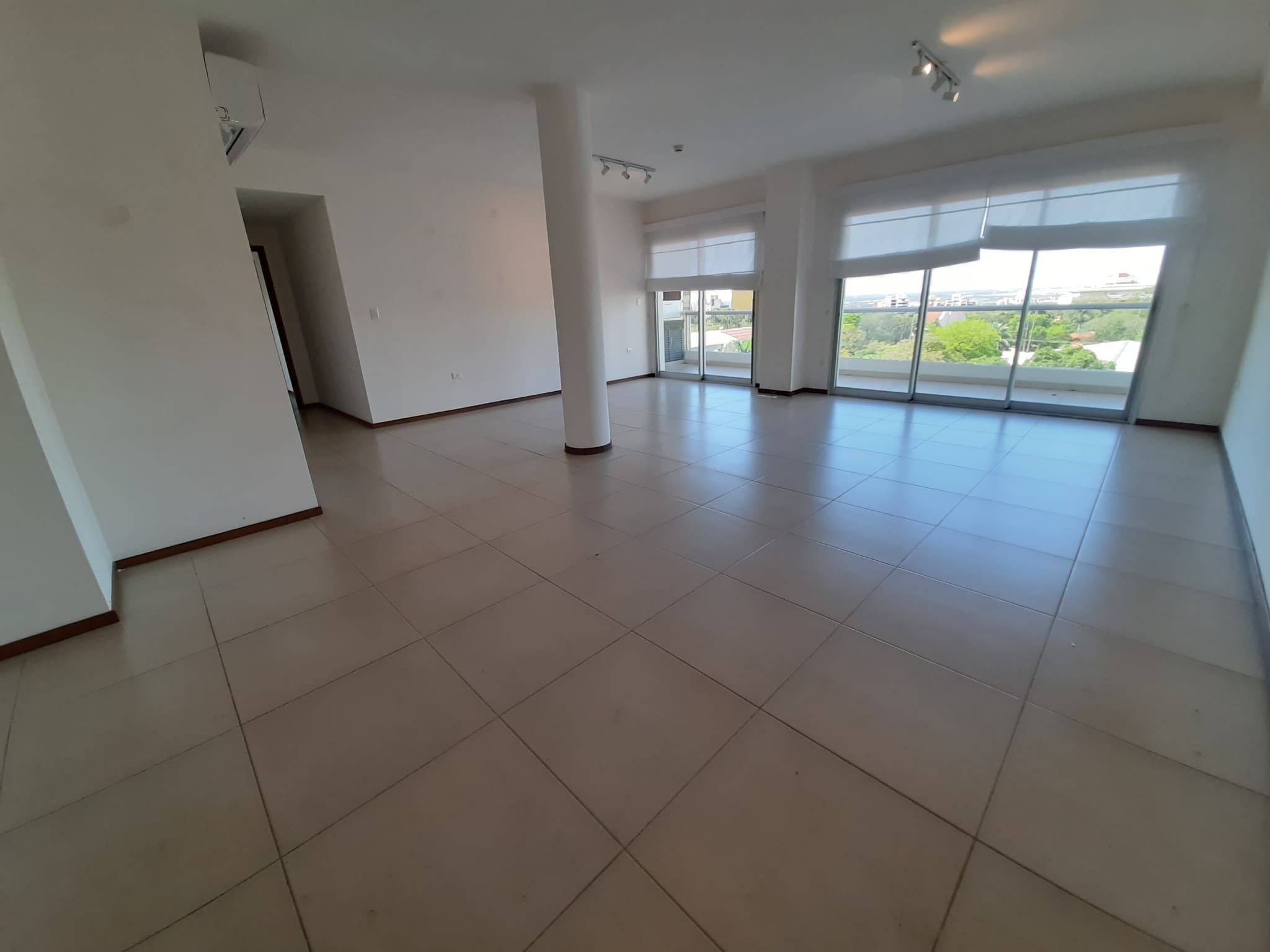 Hermoso Departamento De 3 Dormitorios En Las Mercedes, Zona Inter — foto 3