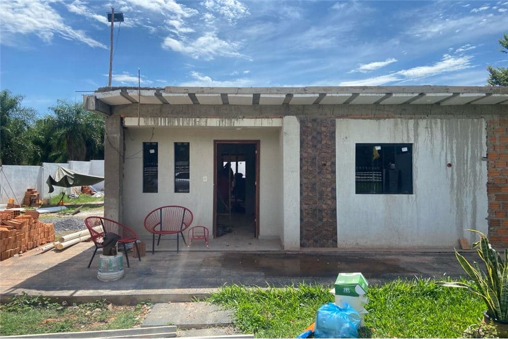 Casa en barrio cerrado en coronel oviedo, foto 1