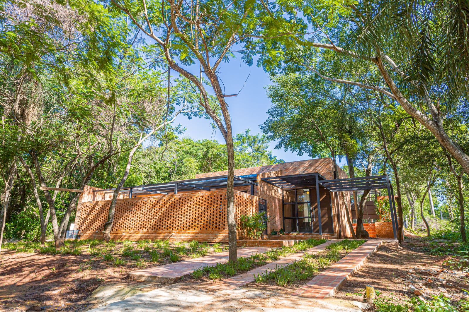 Ypacarai, Barrio Cerrado Miralago. En Venta Casa Moderna, foto 1