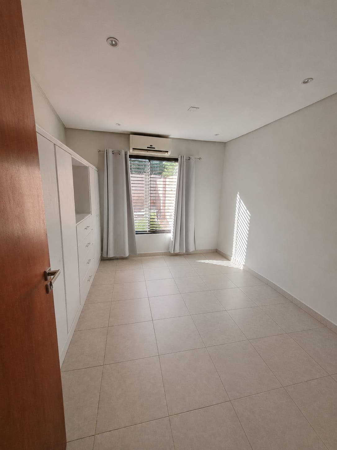 Casa de 2 dormitorios, Ñemby, Paraguay, foto 1
