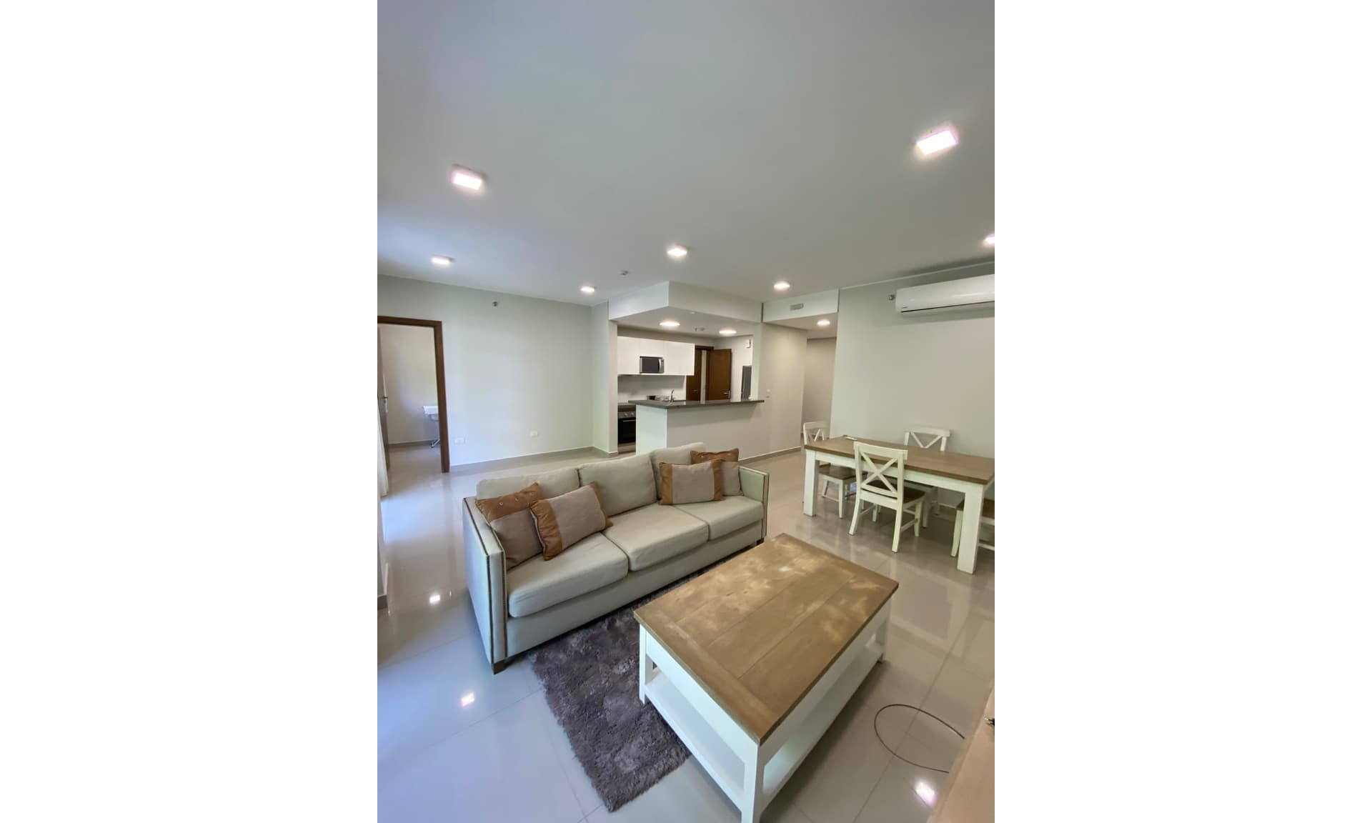 Departamento de 2 dormitorios en suite - En Alquiler, foto 3
