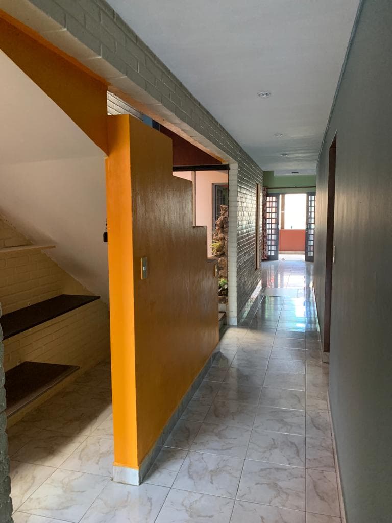 Hermosa y amplia casa a pasos del mercado 4 — foto 2