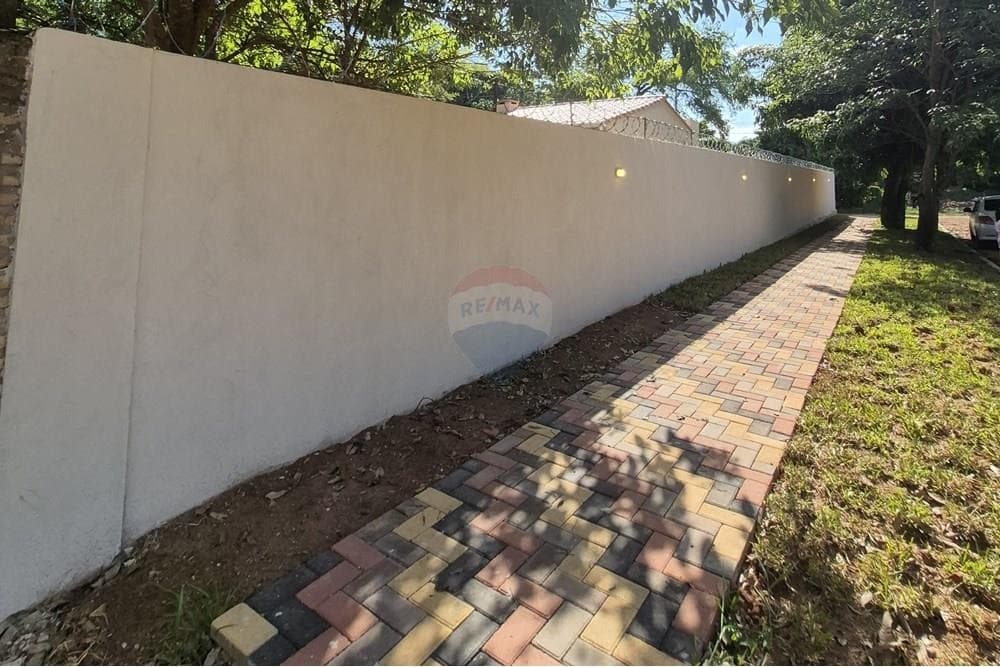 Moderna Casa en Mariano Roque Alonso, Paraguay, foto 2