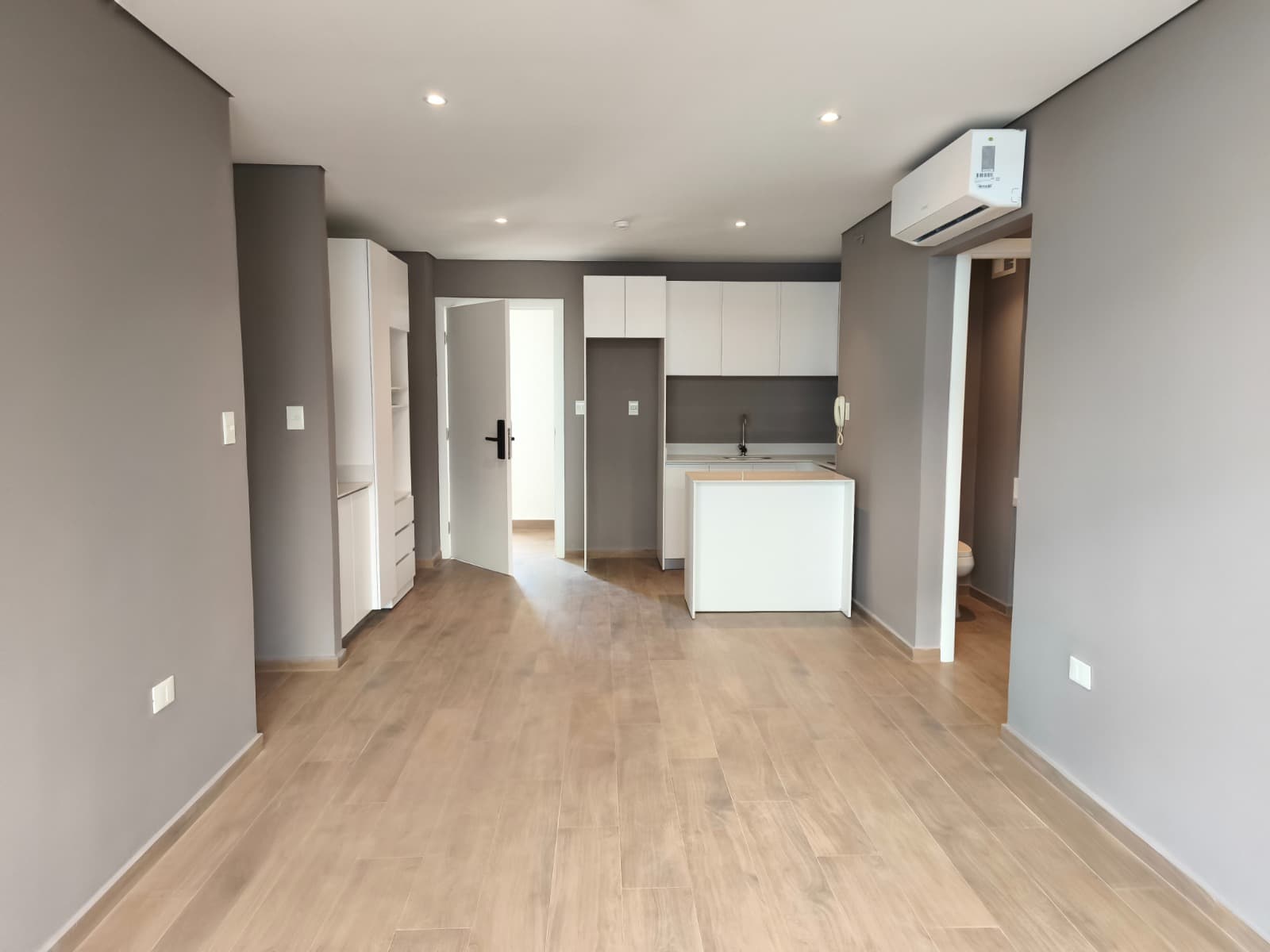 Departamento de 2 dormitorios en Asunción, Villa Morra, foto 3