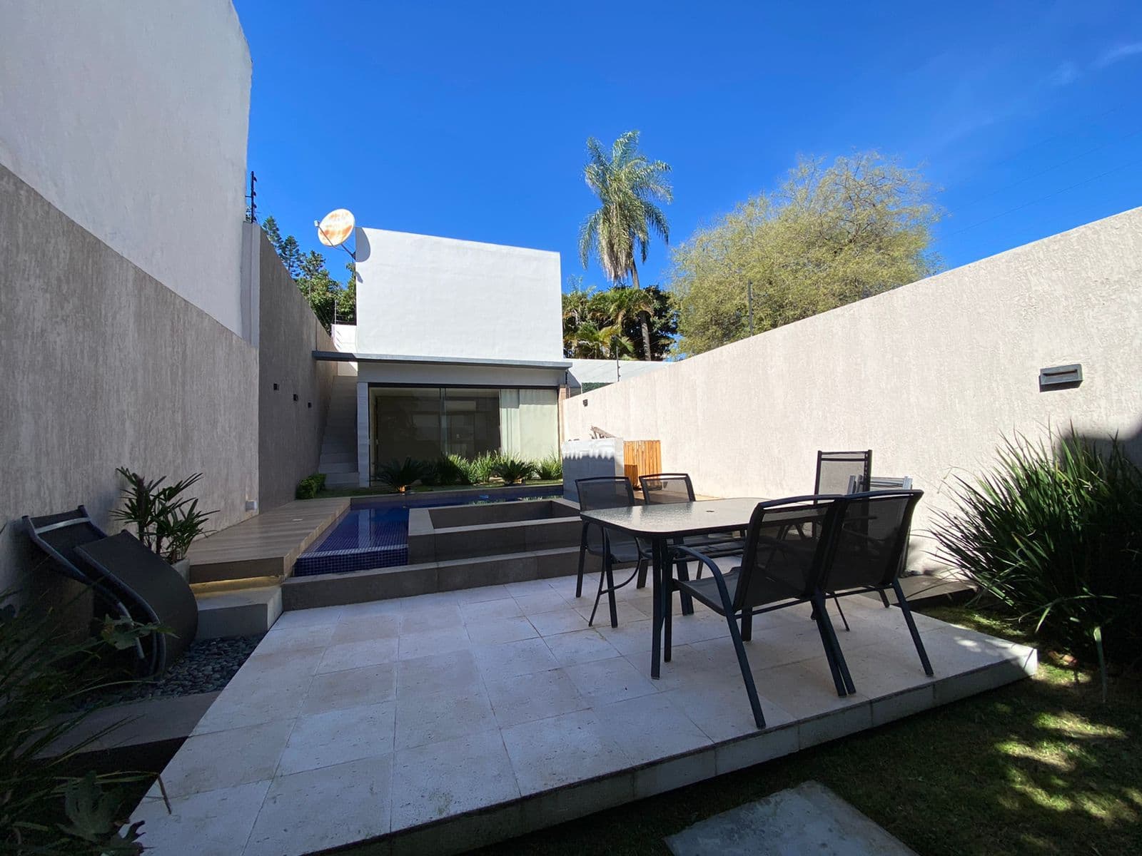 EN VENTA O ALQUILER- Casa de 3 dormitorios en Barrio Ycua Sati — foto 2