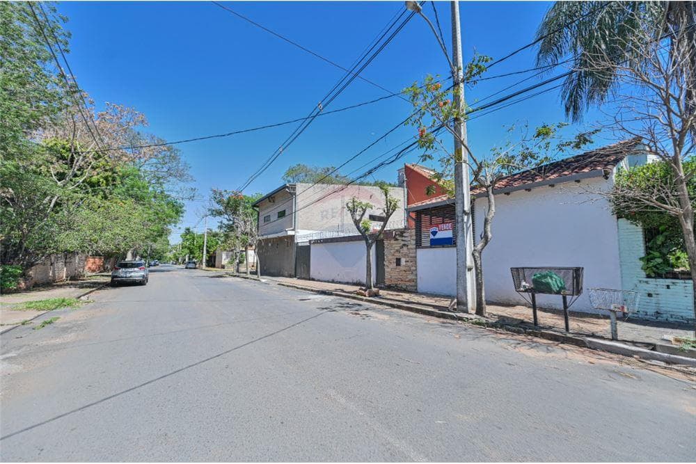 En Venta! Casa y Depósito, en esquina. Lambaré, foto 5
